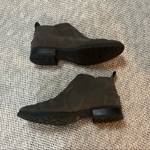 UGG Women's Aureo Ii Ankle Boot - Picture 7 of 7